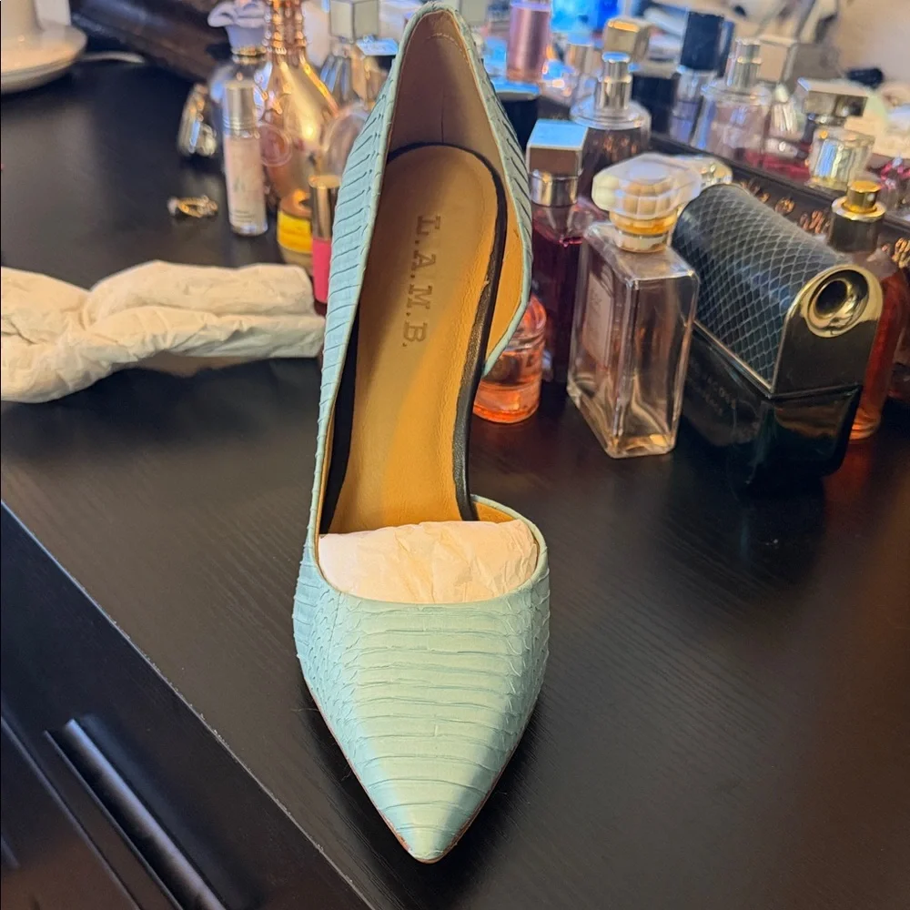 L.A.M.B. Women's Aqua Textured Heels - Picture 1 of 6
